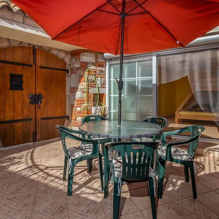 2 Bedroom In Grizane-Belgrad