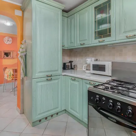 Gorgeous In With Kitchen Apartment