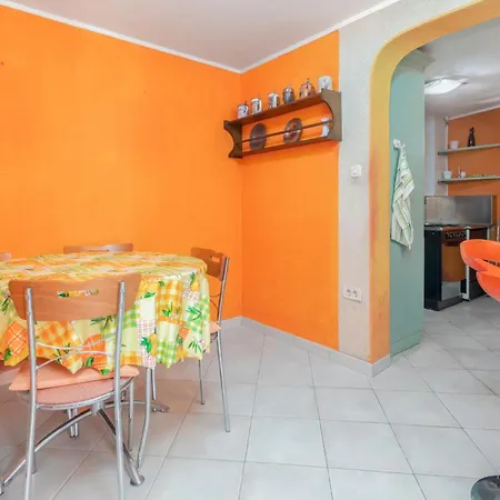 Gorgeous In With Kitchen Apartment