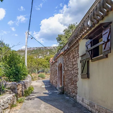2 Bedroom Stunning In