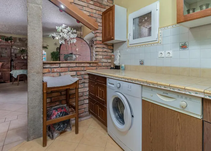 Apartman 2 Bedroom In Grizane-Belgrad